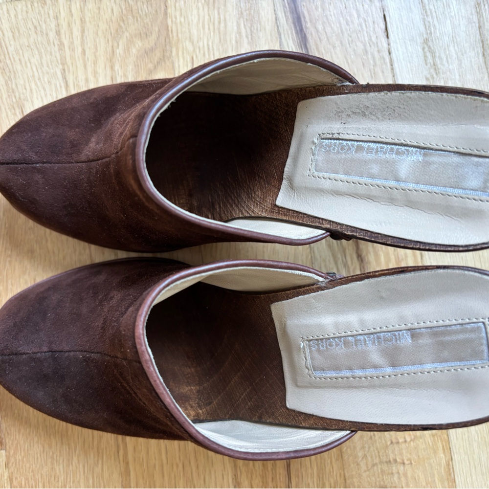 Elegant Brown Suede Mules - Picture 6 of 6